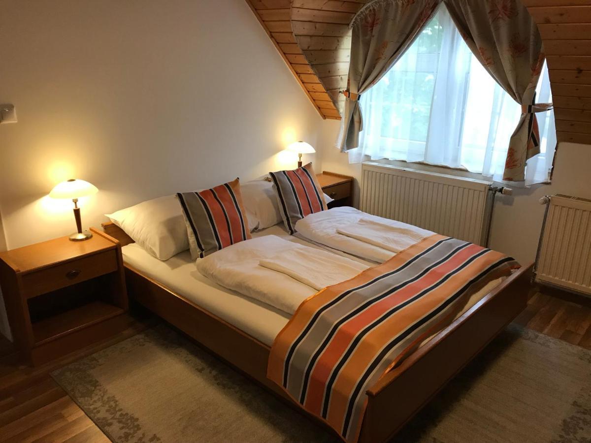 Bed and Breakfast Zoeldteto Panzio Балатонфюред Экстерьер фото
