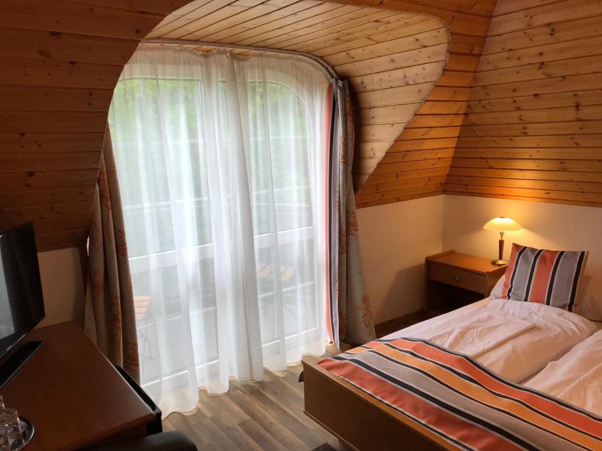 Bed and Breakfast Zoeldteto Panzio Балатонфюред Экстерьер фото